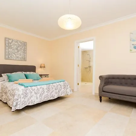 ヴィラ Puerto Del Carmen Sleeps 10 Pool Air Con Wifi プエルト・デル・カルメン