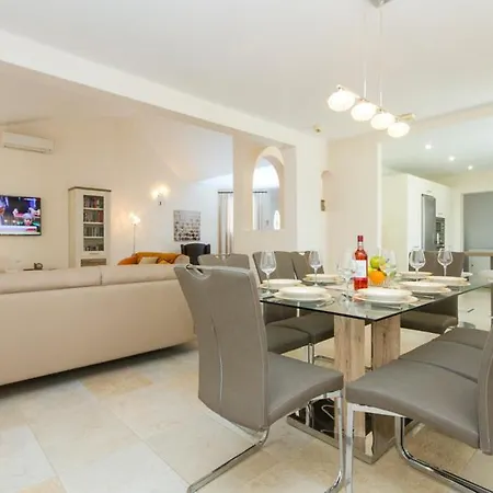 Puerto Del Carmen Sleeps 10 Pool Air Con Wifi فيلة بويرتو ذيل كارمين