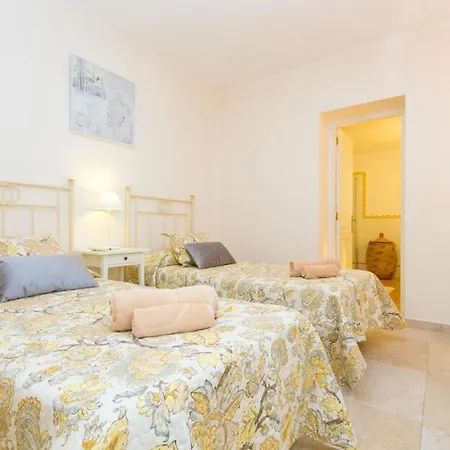Puerto Del Carmen Sleeps 10 Pool Air Con Wifi プエルト・デル・カルメン